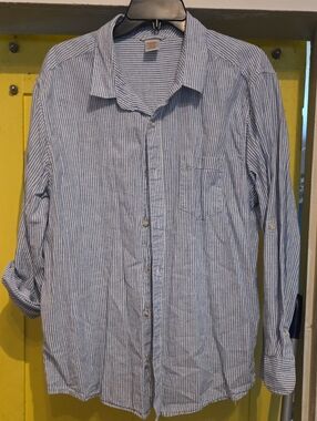 Gymboree Men’s Blue and White Vertical Stripe Button-Down Shirt